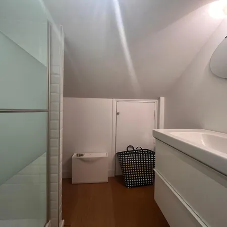Lumineux Pres De La Avec Wifi, En Plein Centre-ville De - Fr-1-239-875 *