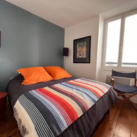 Apartment Lumineux Pres De La Avec Wifi, En Plein Centre-ville De - Fr-1-239-875 *